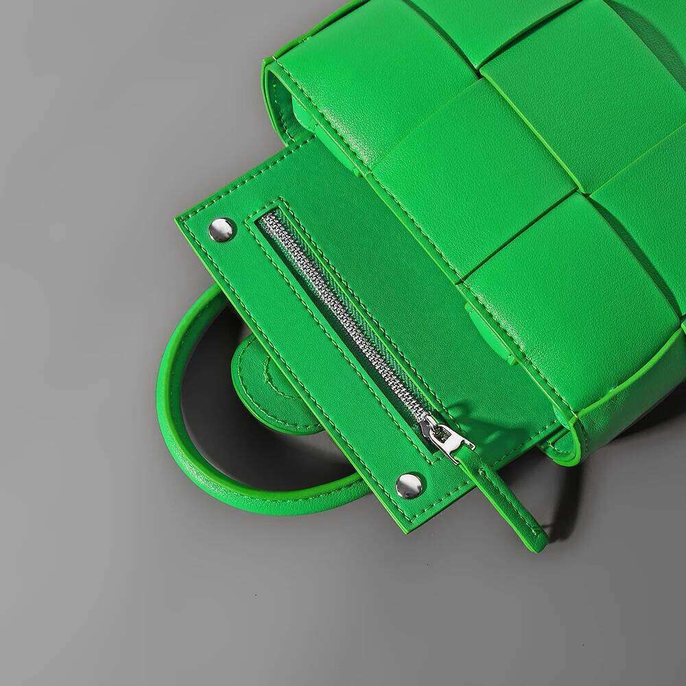 Small Tote 2022 Trend Fashion Designer Handbags and Purses Grid Woven Clutch Cow Leather Shoulder Bag