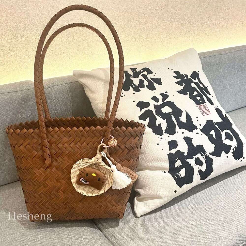 Spring Summer Beach Vacation Woven 2024 New Rattan Handbag Straw Casual Shoulder Bucket Bag