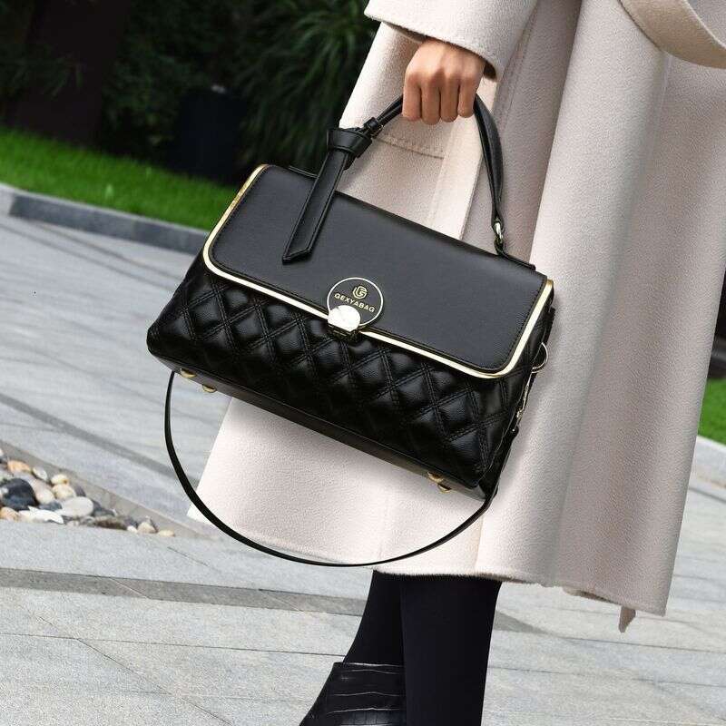 Bags High-End Large-Capacity Dia-Patterned Ladies' Handbags Spring Women's Versatile Messenger Bags