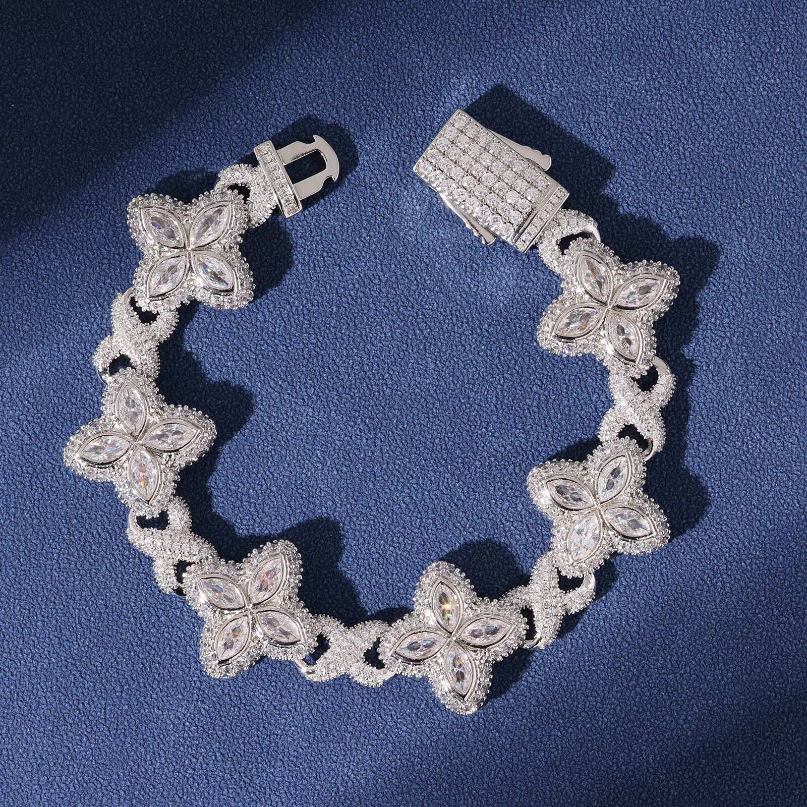 Fashionable Pink Blue Colorful Clover Necklace Iced Out Brass 5A Diamond Chain Adjustable for Women for Gifts