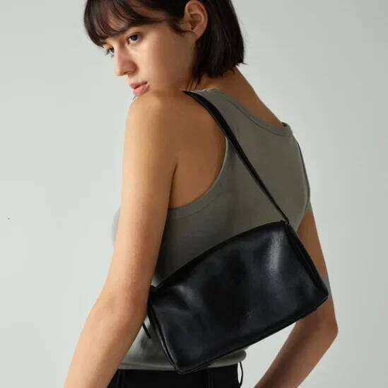 Retro Sle Suede French Bread Underarm Single Oulder Handbag Zipper Closure Ladies Bag Leather Goods Spring 2025