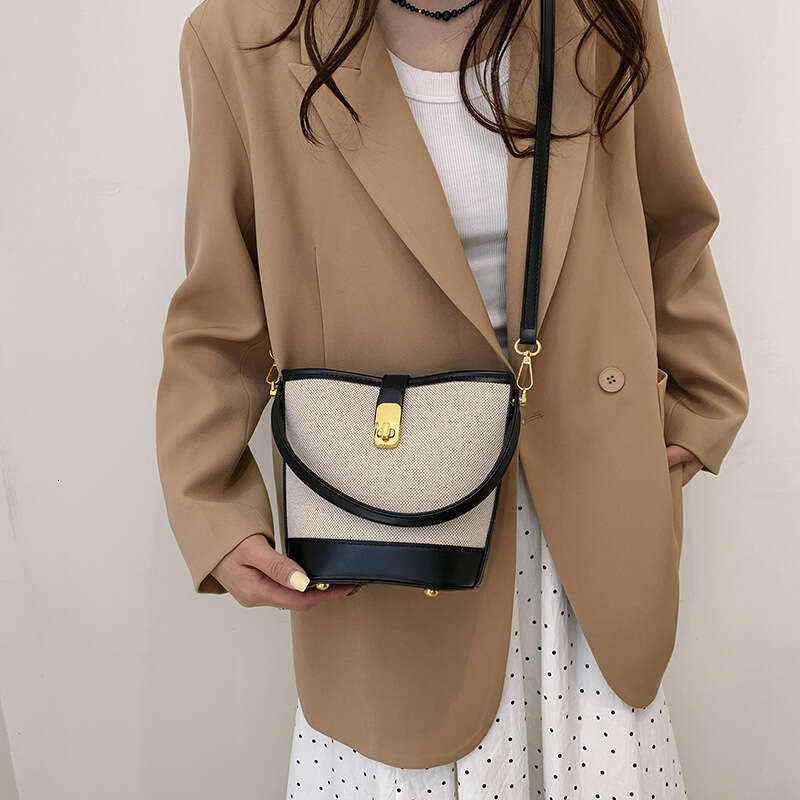 Women's 2025 New Trendy Fashion Handheld Bucket Niche Design Color Block Shoulder Crossbody Bag