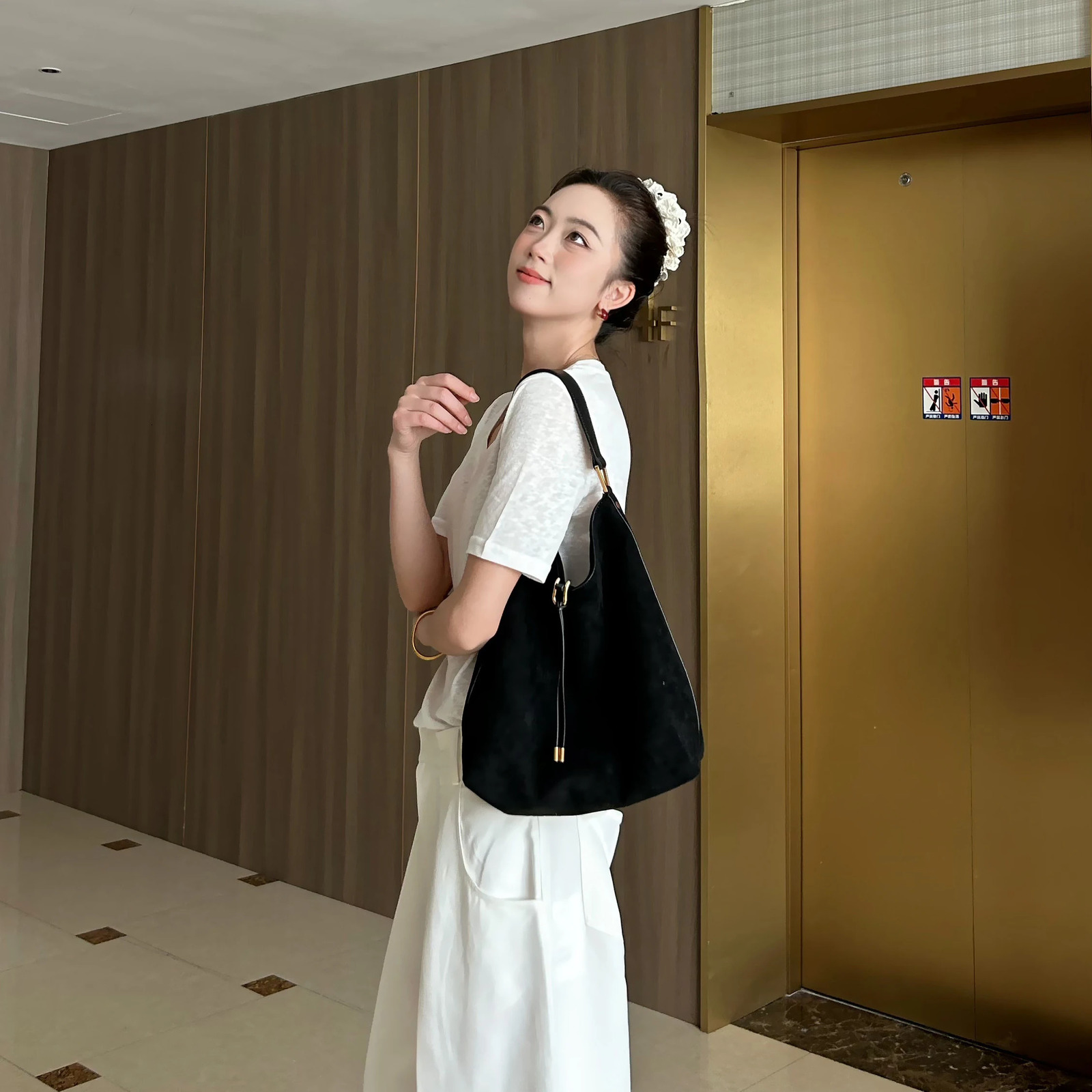 JW PEI Aria Faux Suede Shoulder Bag Large Capacity Solid Color Underarm Simple Casual Bags 250905