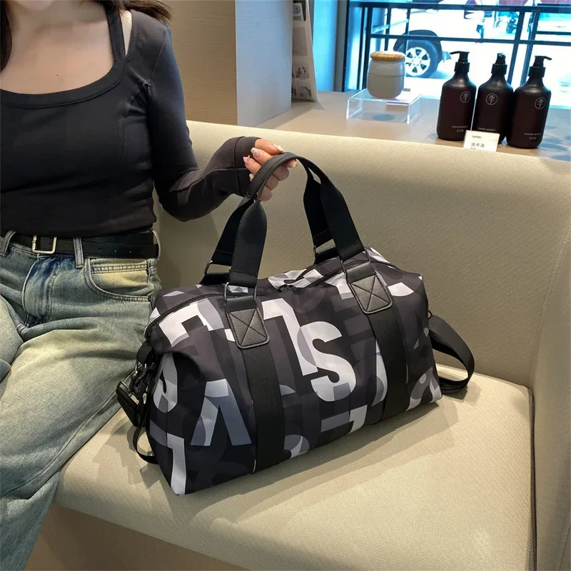 Womens Portable Travel Bag Lightweight Large Capacity Sports and Fitness Bag Letter Waterproof Oxford Cloth Bag Luggage Bag 250903
