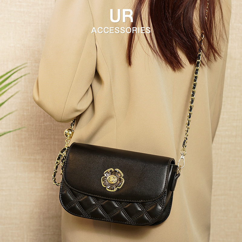 2025 New Daily Versatile Milk Box Single Shoulder Crossbody Soft Leather Camellia Women's Chain Bag fashion Designer