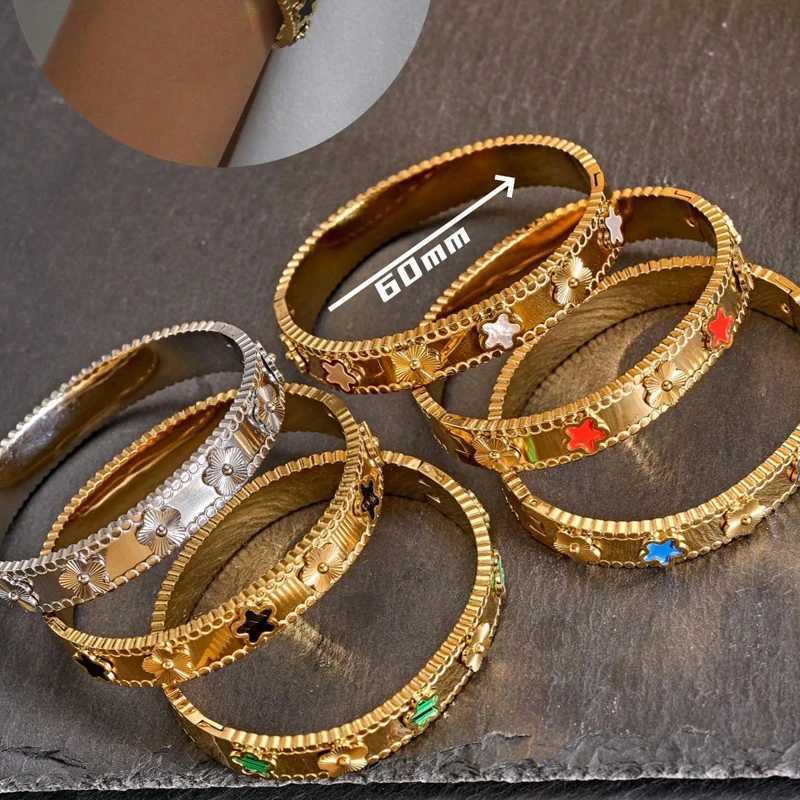 luxury UILZ Luxurious Stainl Steel Lucky 5 Flower Bangle For Wen Micropaved Red Shell Bracelet Daily Wear Jewelry S250905