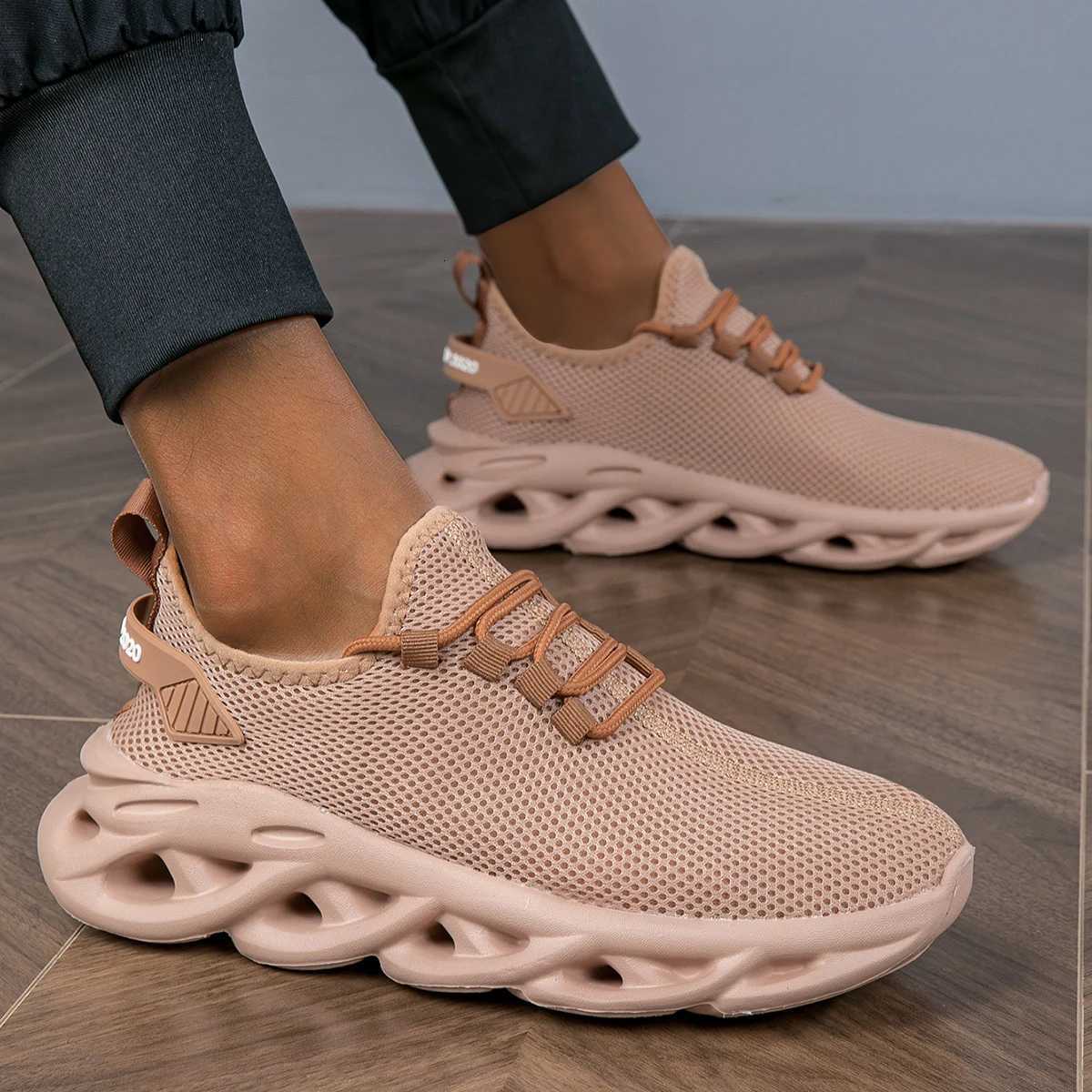 Men Casual Sports Shoes Breathable Lightweight Sneakers Outdoor Mesh Black Running Shoes Athletic Jogging Tennis Walking Shoes Z250905