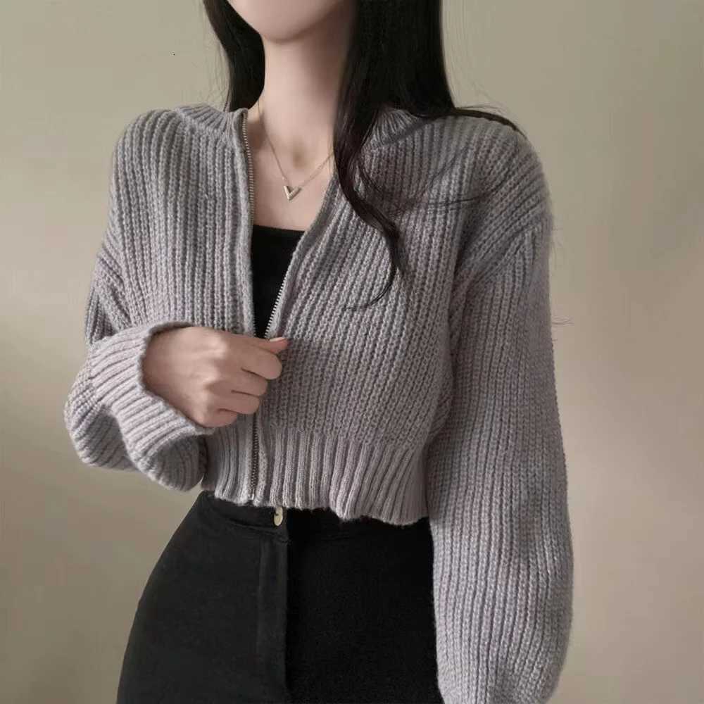 Short Sweater Zipper Oneck Knitted Cardigan Coat Casual Basic Solid Black Women Clothes Winter Allmatch Thick 2024 Lady Trend Z250905