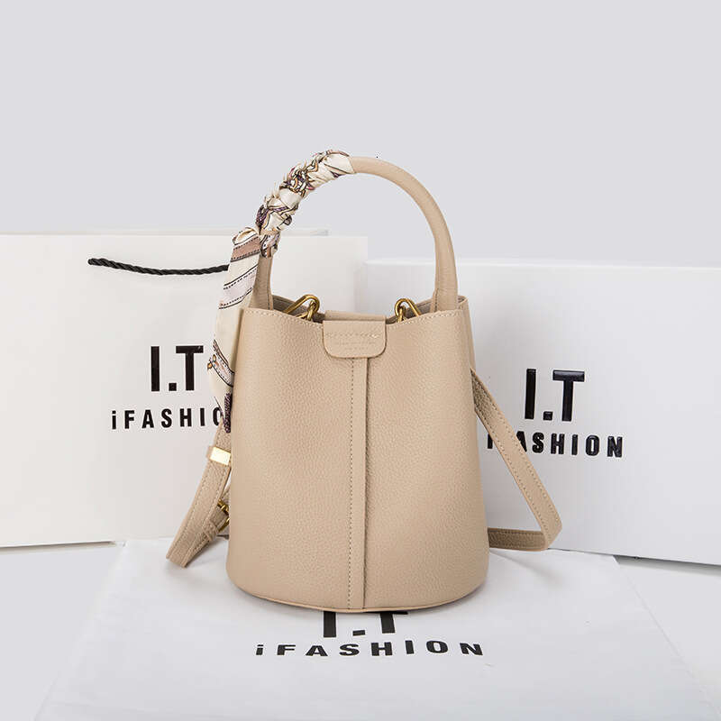 2025 New Genuine Leather Bucket for Women, Handheld Basket Bag, High-End Large Capacity Shoulder and Crossbody Bag