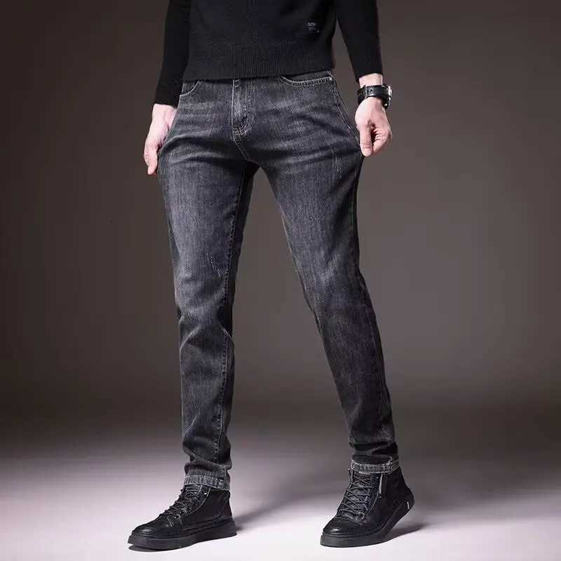 2025 Mens New Seasonal Versatile Jeans Mens Trendy Brand Loose Straight Stretch Casual Long Pants Jeans Mens Stretch Korean V W250905