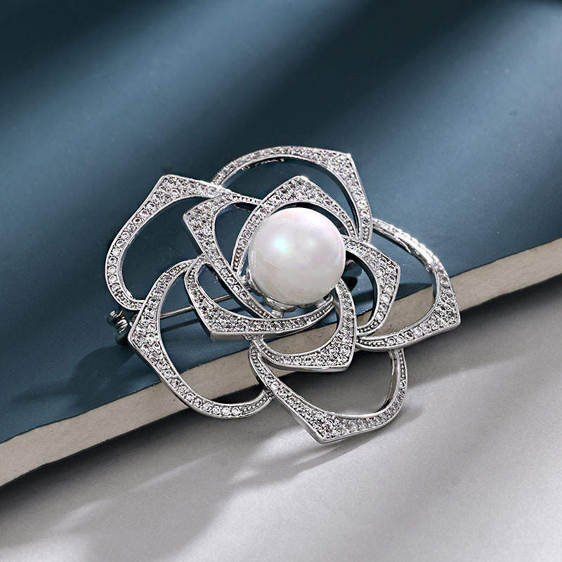 Fashionable And Personalized High-end Flash Drill Brooches For Women's Temperament Rose Flower Collar Pin Anti-exposed Fixed Pin Accessories