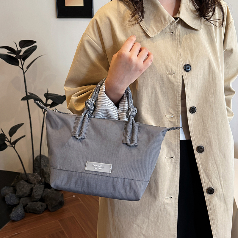 Designer Women's Commuter Handbag 2025 New Fashionable Nylon Bag Casual Shoulder Bag