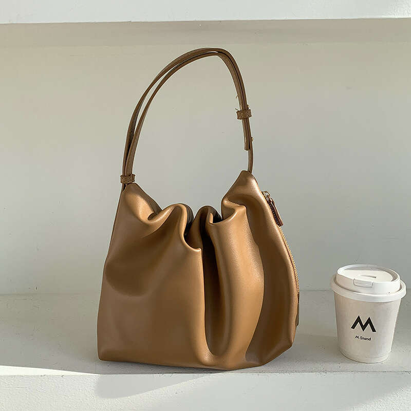 New Korean Style Versatile Tote Commuter High-end Large Capacity Shoulder Women Fashion Simple Pleated Bag