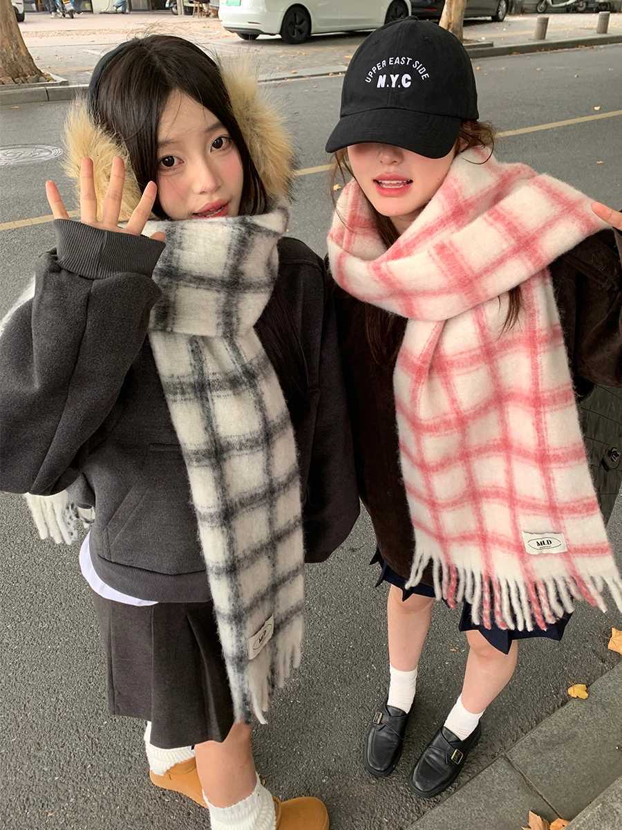 Winter Scarf With A Warm Woolen Texture A Plaid Pattern And Tassels For A Cozy Autumn And Winter LookXJ250905