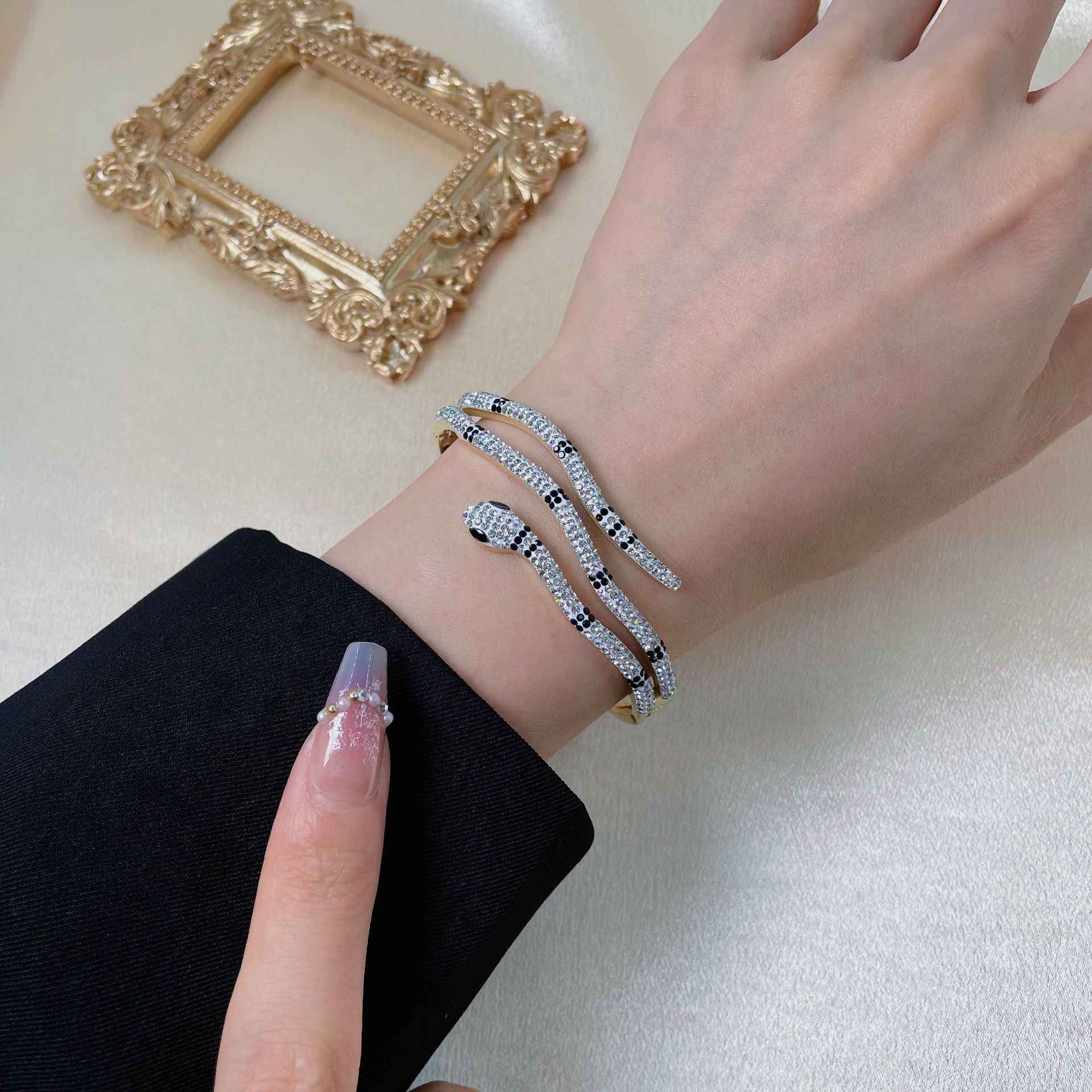 Hot Selling Full Dia Snake-Shaped Titanium Steel Bracelet Trendy Exaggerated Rose Gold