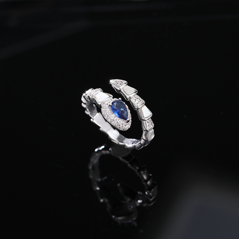 Snake Year High-end Luxury Micro-inlaid Zircon Natural Mother-of-Pearl Snake-shaped for Women, Elegant Gold and Silver Two-tone Open Finger Ring