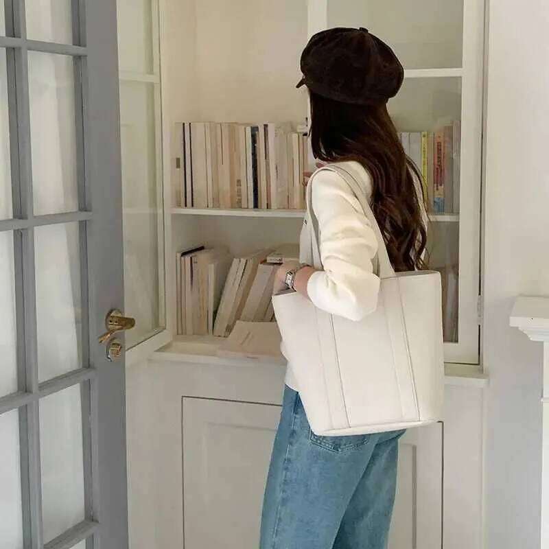 Women Solid Pu Handbags Soft Large Capacity Bucket Bags Elegant Female Casual Shoulder Pack All-Matched Lady Underarm