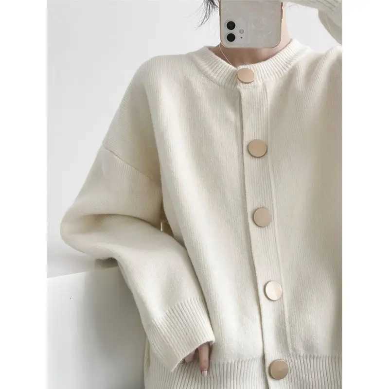 Singlebreasted Round Neck Knitted Cardigan for Women Commuting Solid Color Versatile Soft Glutinous Sweater Jacket Casual Top Z250905