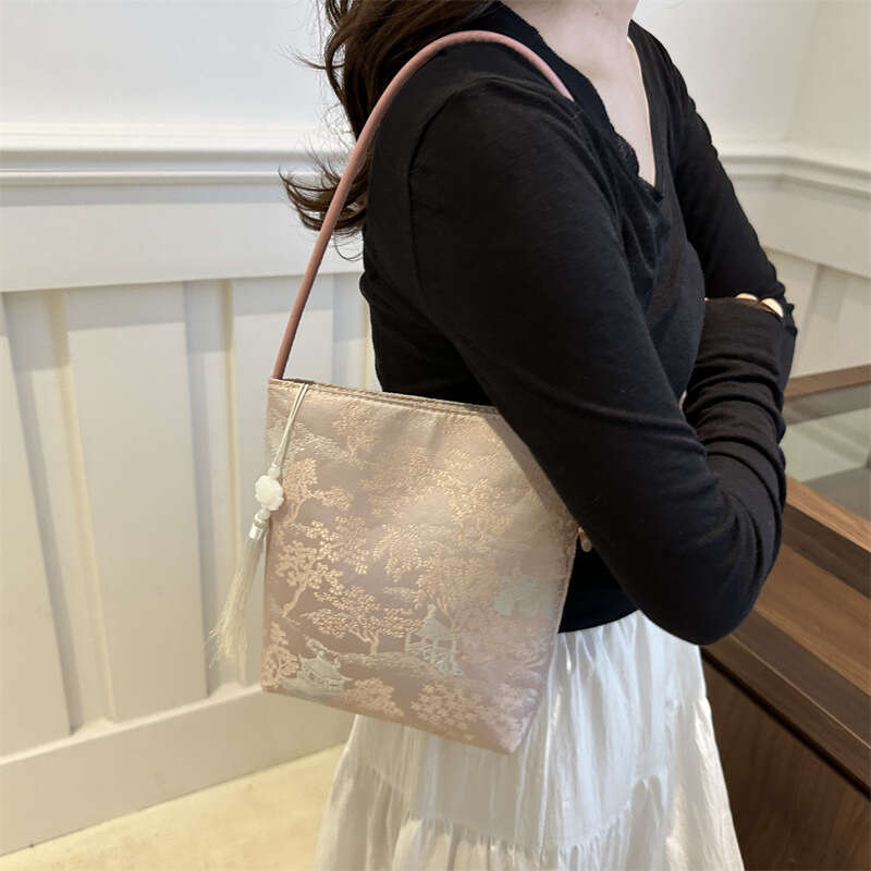 Super Popular Niche Chinese for Women 2024 New National Shoulder Underarm Handheld Ancient Style Hanfu Bucket Bag