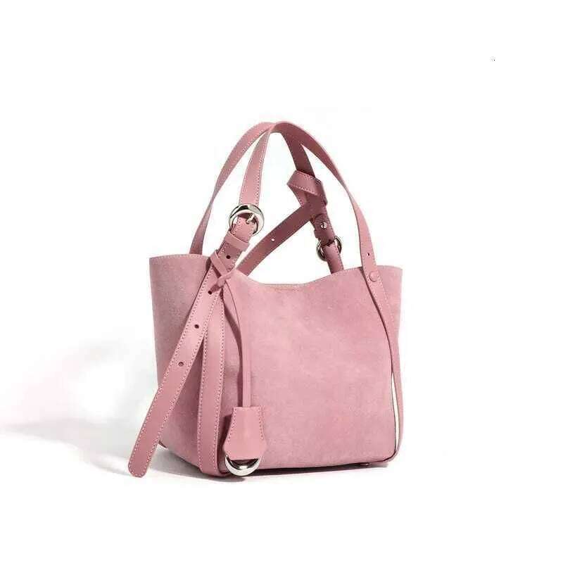 Designer Vintage Large Capacity Womens New Versatile Messenger Fashionable One Shoulder Commuting Bag Y241118