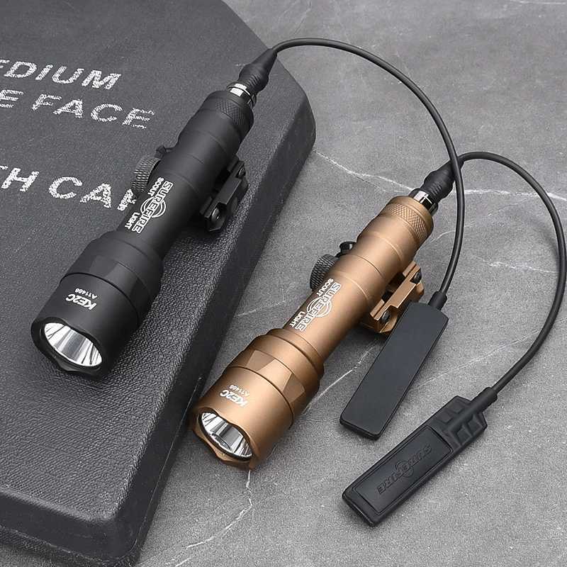 Tactical Sureifr M600 M600U Flashlight 600lumens White Light Hot Mobutton SF Plug Fit 20MM Rail Hunting AR15 Airsoft Weapon LampXJ250905