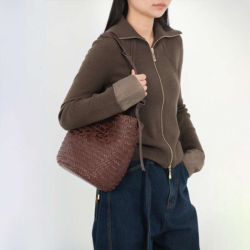 Woven for Women, Niche First Layer Vegetable Tanned Genuine Leather, Single Shoulder Crossbody Casual Basket Bag, Bucket Bag