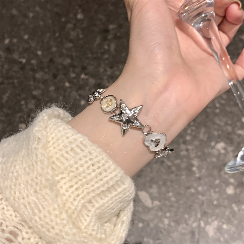 Exquisite Dia-Studded Star Heart Heavy Craft Punk Style Niche Light High-End Fashion Commuter Bracelet