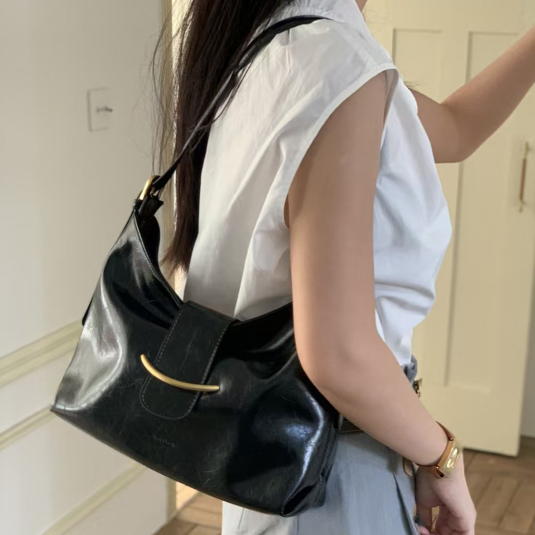 Black Women s Armpit Bag New Elegant Large Capacity High end Feeling Commuting Women s Shoulder Bag Autumn New Designer Bag