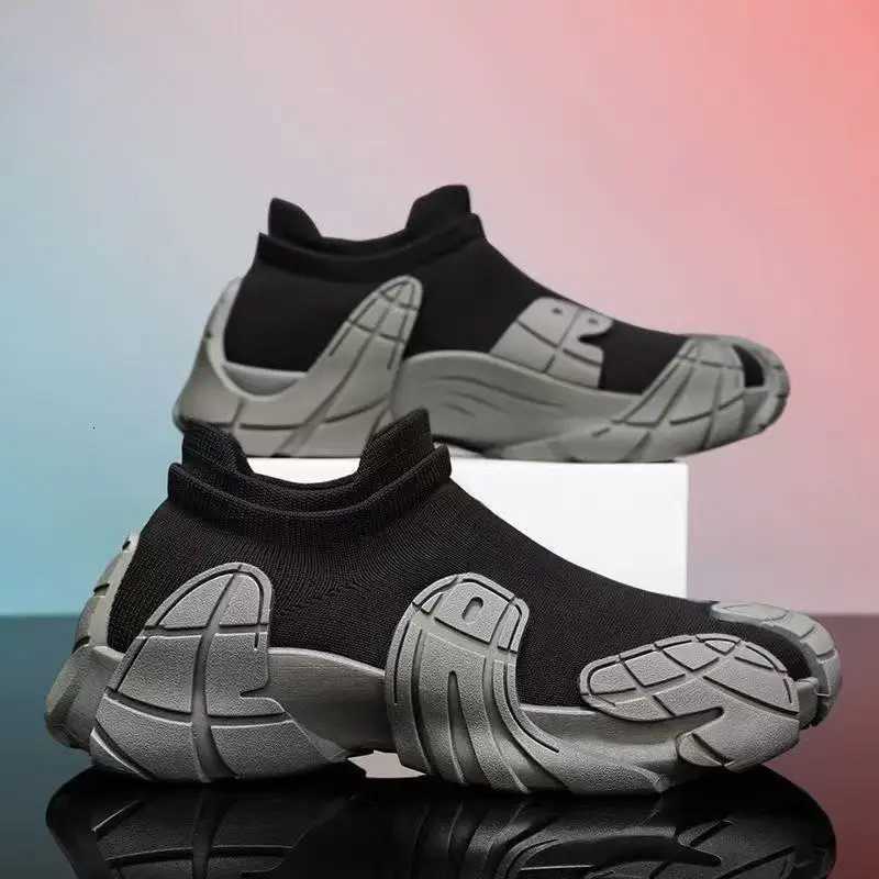 Men Sneakers Summer Leisure Beach Men Shoes High Quality Leather Sandals The Big Yards Mens Sandals Tennis Shoes Men Z250905