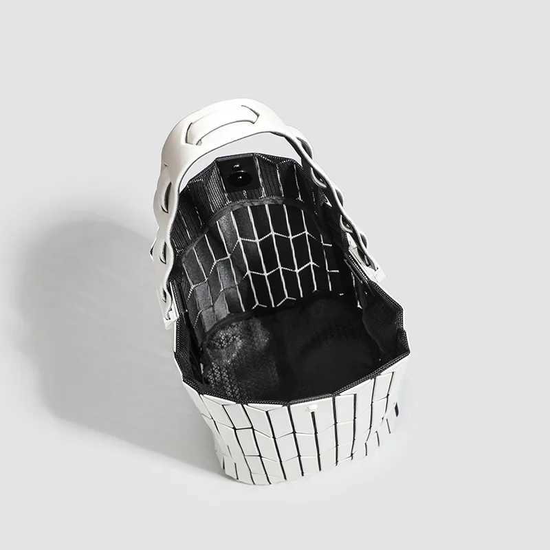 2025 New Trendy Niche Design Geometric Rhombus Color Matching Bucket Bag Versatile Portable Vegetable Basket Shoulder Armpit Bag Z250903