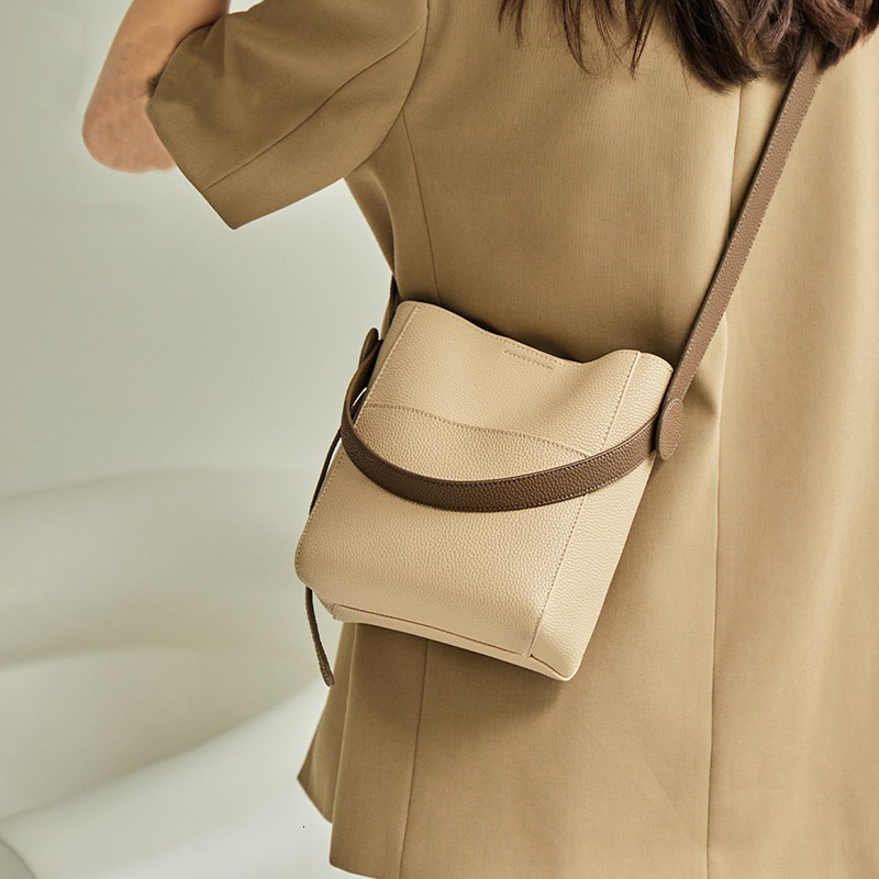 New Women s Crossbody Bag Fashionable Autumn New Designer Bag Minimalist Contrasting Color Bucket Bag Women s Shoulder Bag