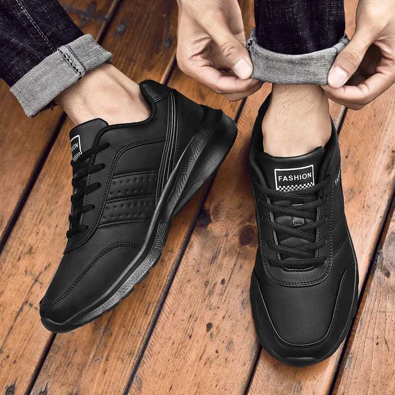 Sneakers Men Casual Shoes Light Leather New Classic Men Running Shoes Outdoor Breathable Mesh Jogging Sports Shoes Z250905