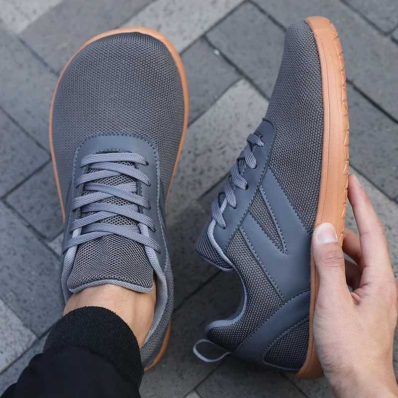 Mens and Womens Wide Toe Barefoot Shoes Outdoor Hiking Shoe Minimalist Running Shoes Lightweight and Breathable Walking Shoes Z250905