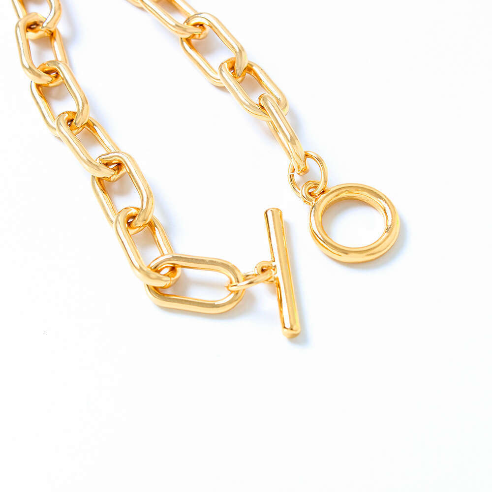 DH collections European - American Style Street - inspired Simple and Elegant Thick Chain Bracelet for Women