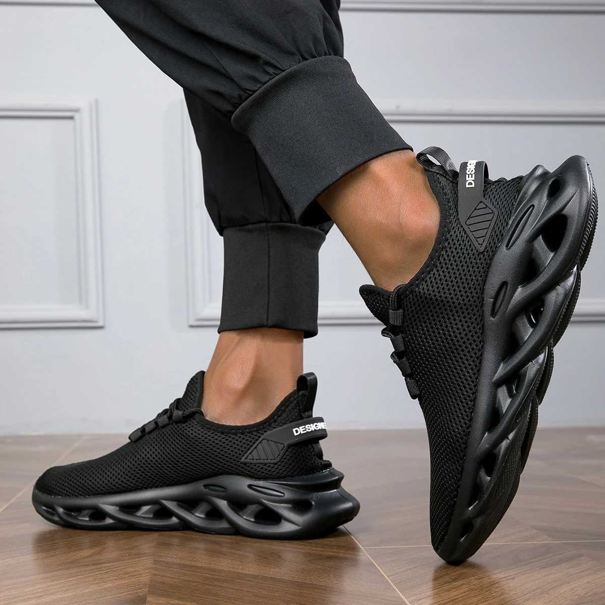 Men Casual Sports Shoes Breathable Lightweight Sneakers Outdoor Mesh Black Running Shoes Athletic Jogging Tennis Walking Shoes Z250905