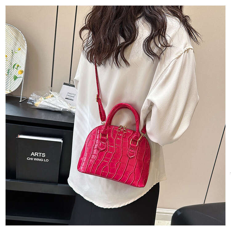 High-End Small for Women 2023 New Versatile Solid Color Elegant Shoulder Crossbody Crocodile Pattern Handbag Shell Bag