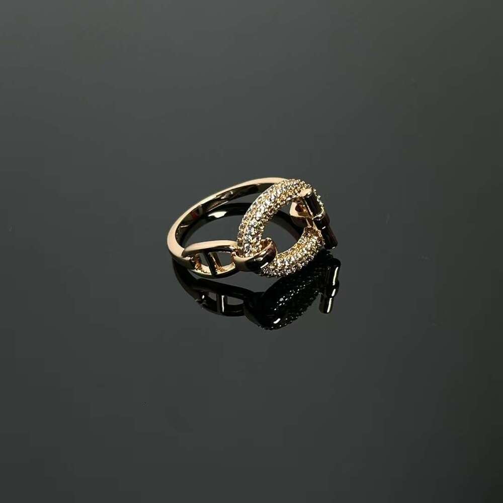 Aijia Pig Nose Inlaid Full Diamond Q High-end Rose Gold Plated Women's Ring Versatile Fashion Jewelry