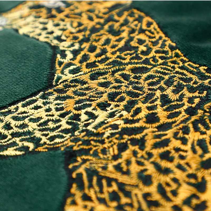 s Luxury Green Sofa Decorative Cover Golden Leopard Embroidery Velvet Cushion 35x50 Home Floor Seat Chair Decoration Y250905gb