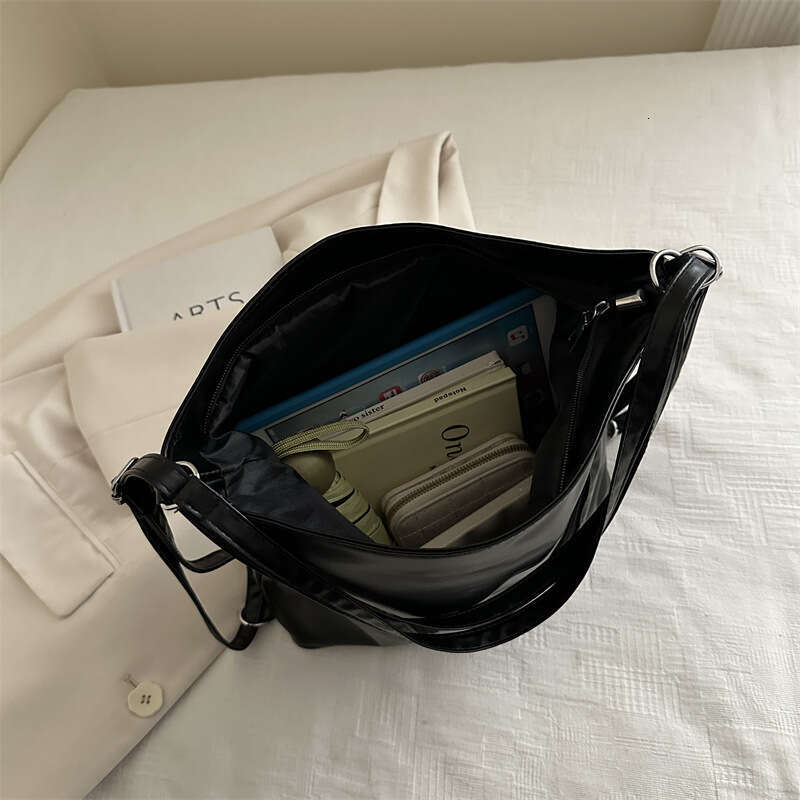 Soft Leather Women's 2025 New Large Capacity Commuter Backpack Single Shoulder Crossbody Simple Casual Trendy Tote Bag