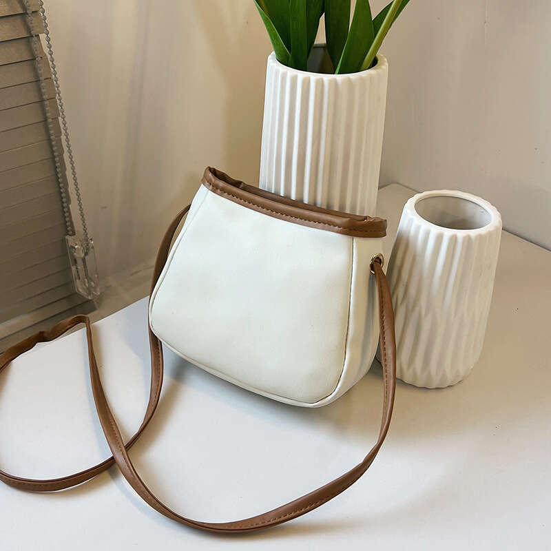 Summer New Fashion Simple Shoulder for Women Stylish Elegant Commuter Crossbody Trendy Soft Leather Small Bag