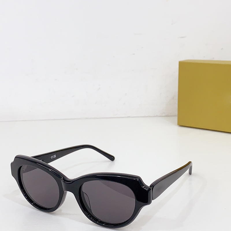 Designer sunglasses for women Swan Slim sunglasses 40178I cat eye shape black acetate gray lenses sunglasses trendy street shooting leisure vacation glasses