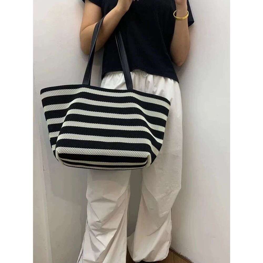 Textured Fashionable Black And White Grid Pattern Large Capacity Tote One Shoulder Woven Lazy Style Light Holiday Shopping Bag