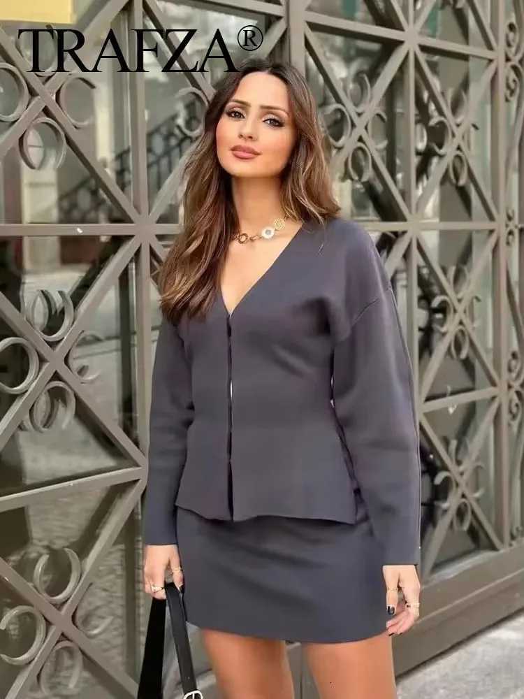 TRAFZA Women Elegant Knitted Coats Fashion Burgundy Red Vneck Slim Cardigan Autumn Office Lady Chic Solid Long Sleeve Outerwear Z250905