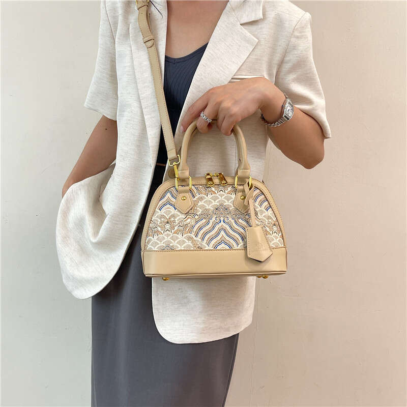 Designer Bag Luxury Shoulder Bag Bag Women's Embroidered Cloud Shell Bag, PU Crossbody Shoulder Handbag