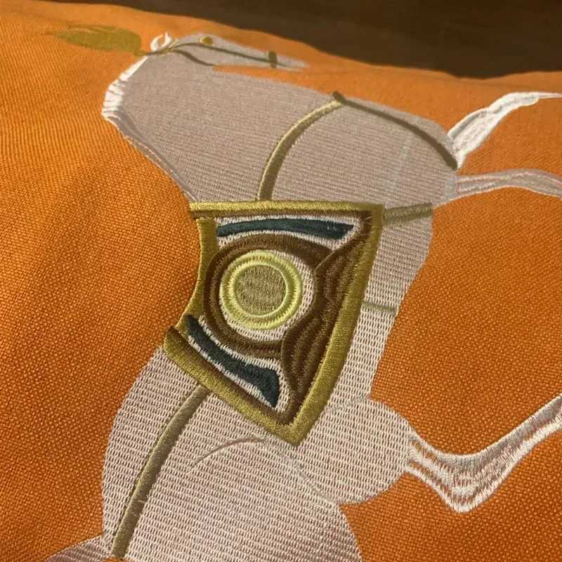 Luxury Luxury Light Horse Embroidery Cover Modern Minimsm Cushion Covers Sofa Living Room Home Decor Square Cases Y250906