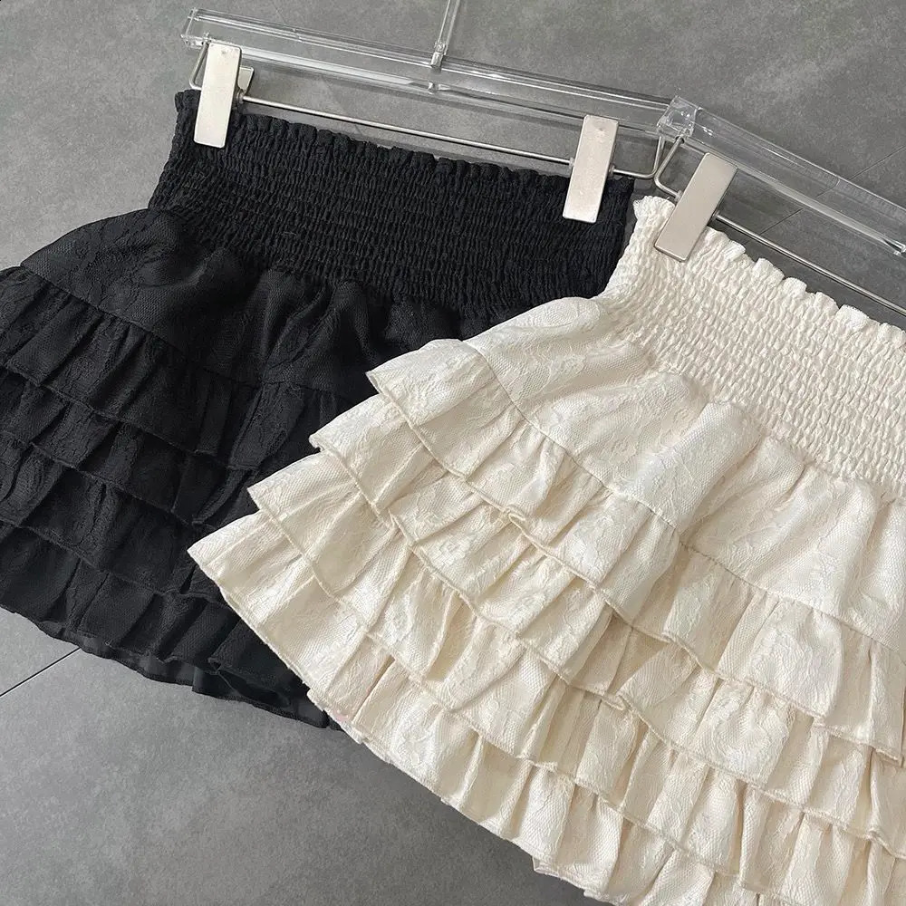 Summer versatile slimming pants skirt womens elastic high waist casual Aline lace mesh cake anti slip lining shorts 250905