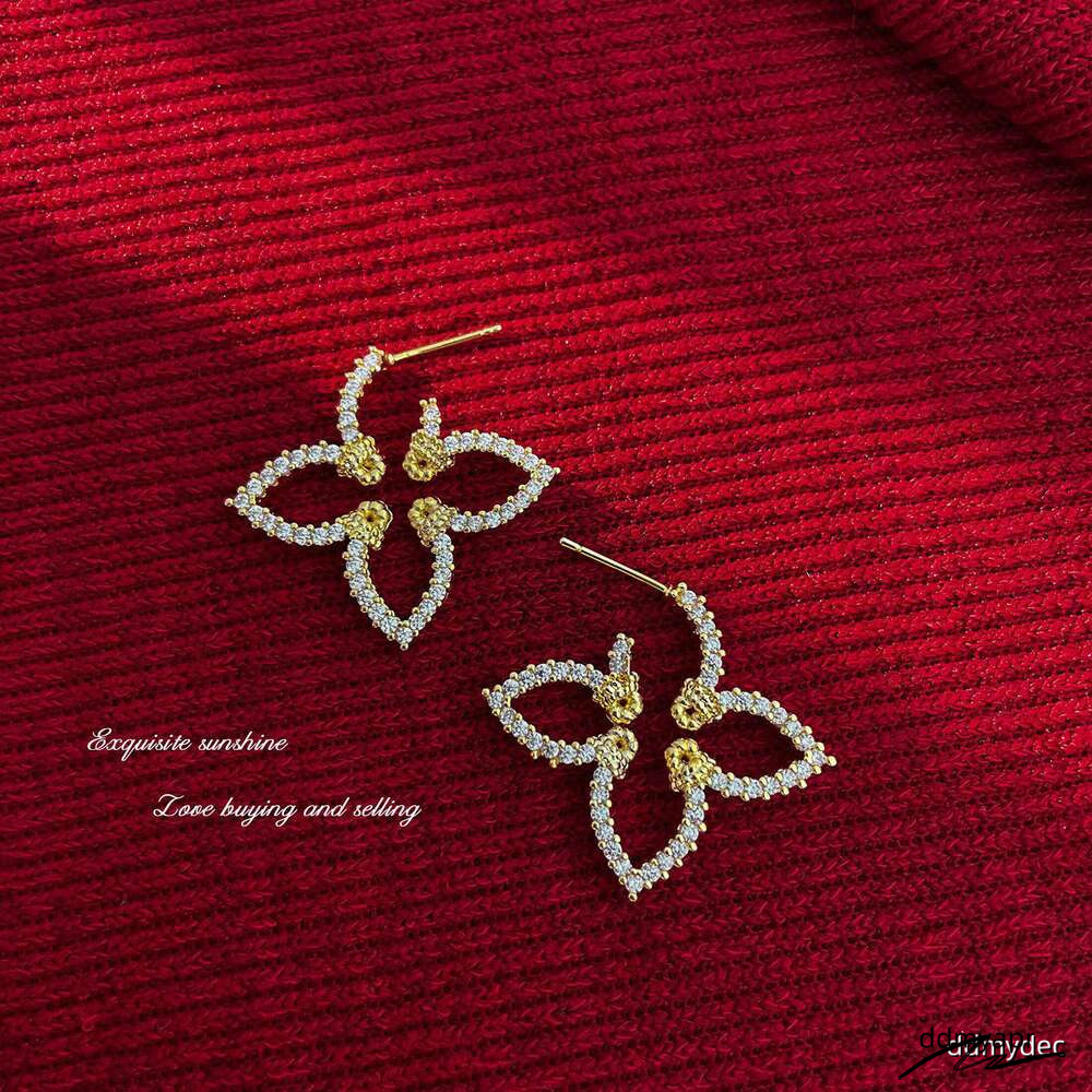 New ddmydec Gifts High Quality Classic Four Leaf Flower Exquisite Jewelry Copper Accessories Fashion Stud Earrings For Women ddmydec