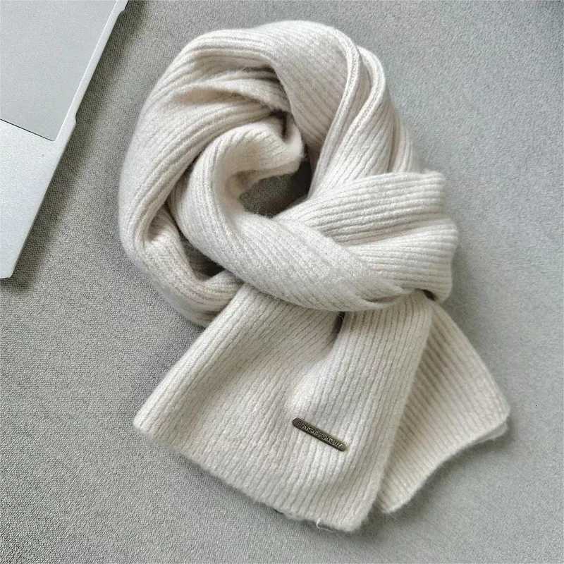 High Quality Classic Wool Solid Scarf Men Women Winter Autumn Knitted Thick Warm Soft Muffler Male Female Korean Version ScarfXJ250905