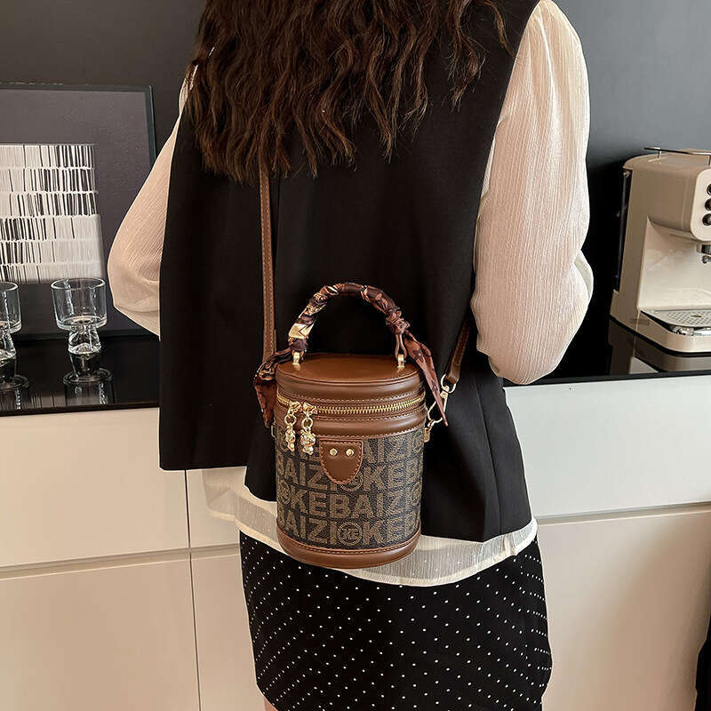 Designer Bag Luxury Cylinder Handbag for Women 2025 New Pattern Fashionable Versatile Light Luxury Single Shoulder Crossbody Bucket Bag with Scarf Rib