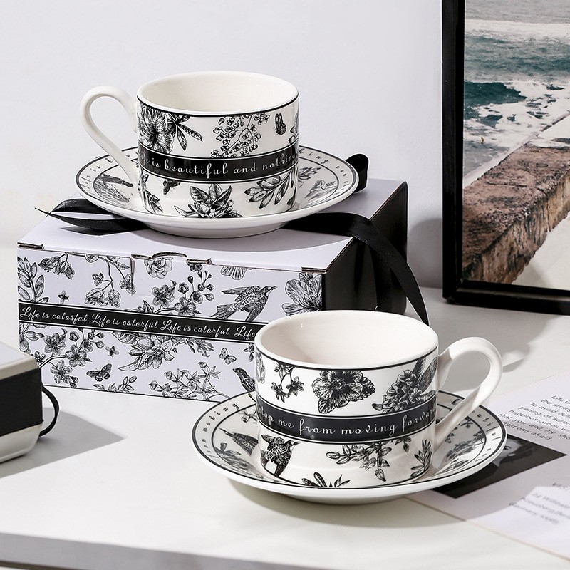 Luxury Designer Retro Creative Mugs Ceramic High Value With Lid Water Cup Home Coffee Cup Advanced Ins Style Cup Office Tumblers Tea Bottles Drinkware
